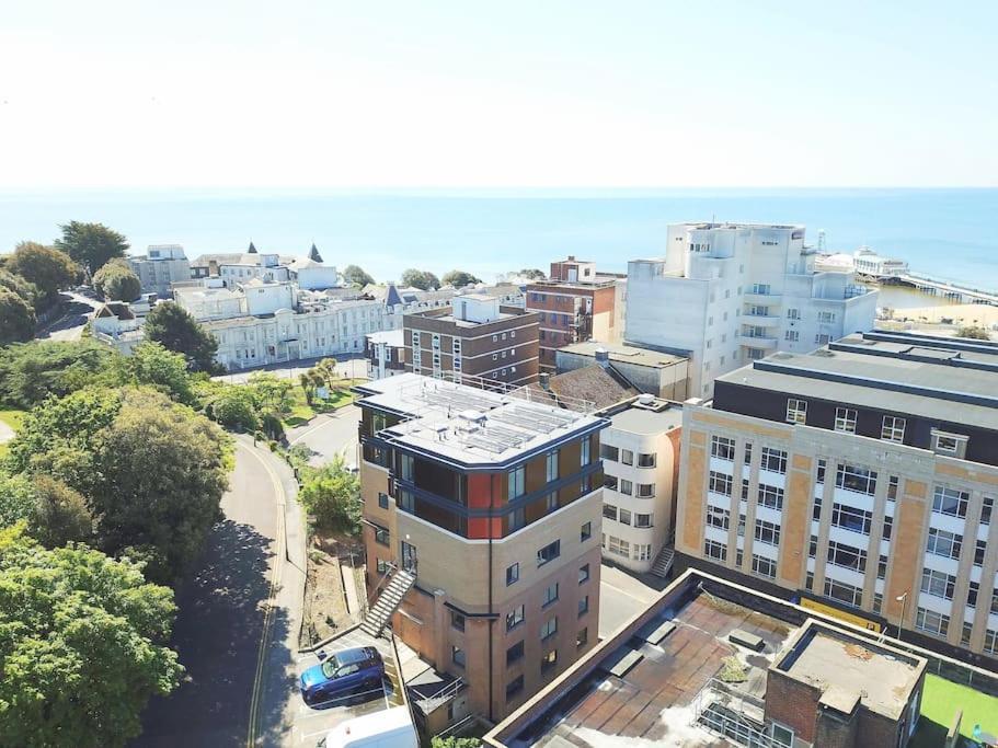 The Pad By The Beach Penthouse Apartment With Sunset And City Views Bournemouth Buitenkant foto