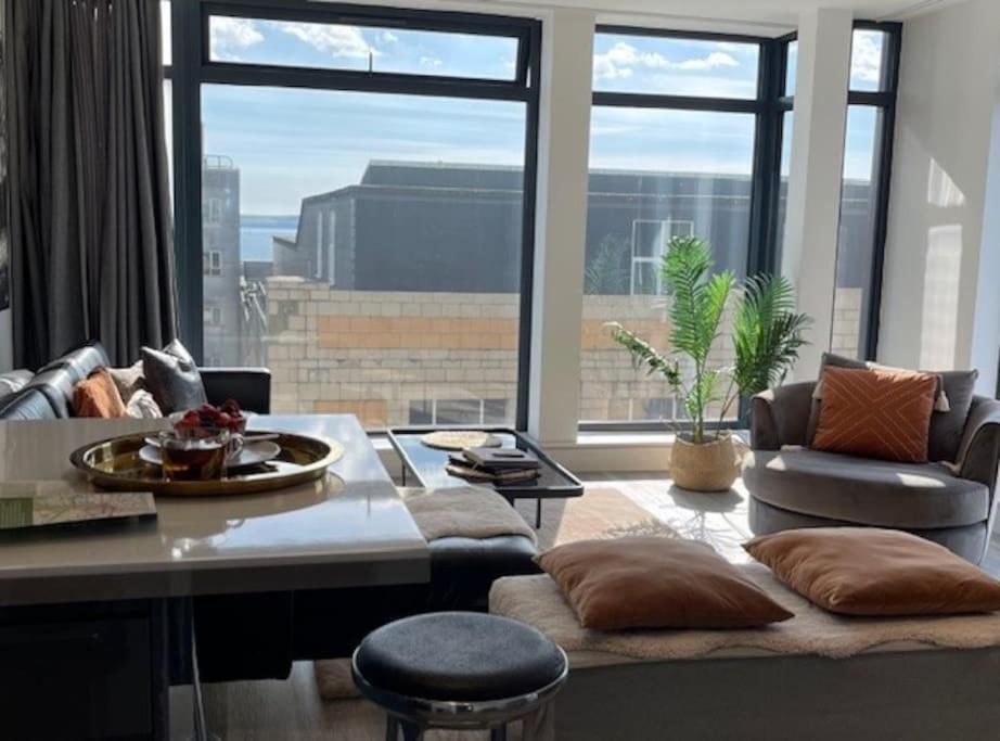 The Pad By The Beach Penthouse Apartment With Sunset And City Views Bournemouth Buitenkant foto